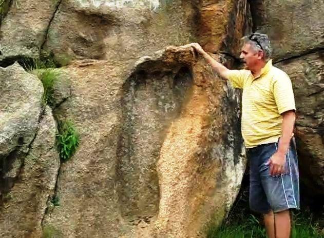 脚印之谜