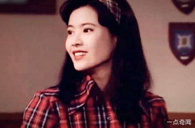 蓝洁瑛饰演罗慧玲