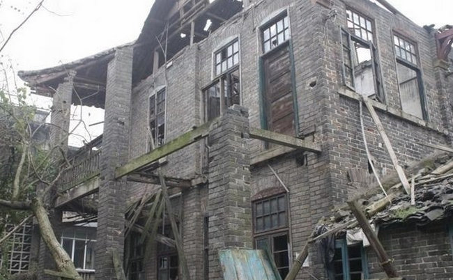 劲松鬼楼