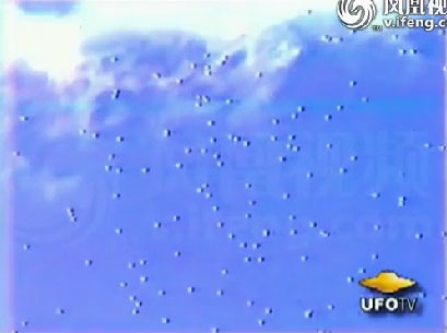 许多UFO迷都相信，外星人是真实存在的，下面就是UFO最真实的视频合集，看了之后叫你不得不信外星人就是是存在的，这就是铁铮铮的证据啊!